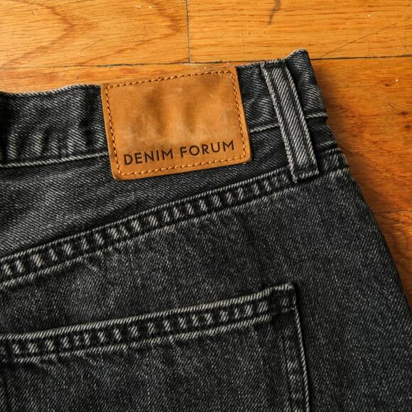 Aritizia Denim Forum The Ex Boyfriend Short‎ Black Eyeliner High Rise Cutoffs 26 - Picture 6 of 9